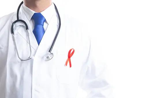 تعرف على 8 من أعراض الإيدز وطرق الوقاية منه